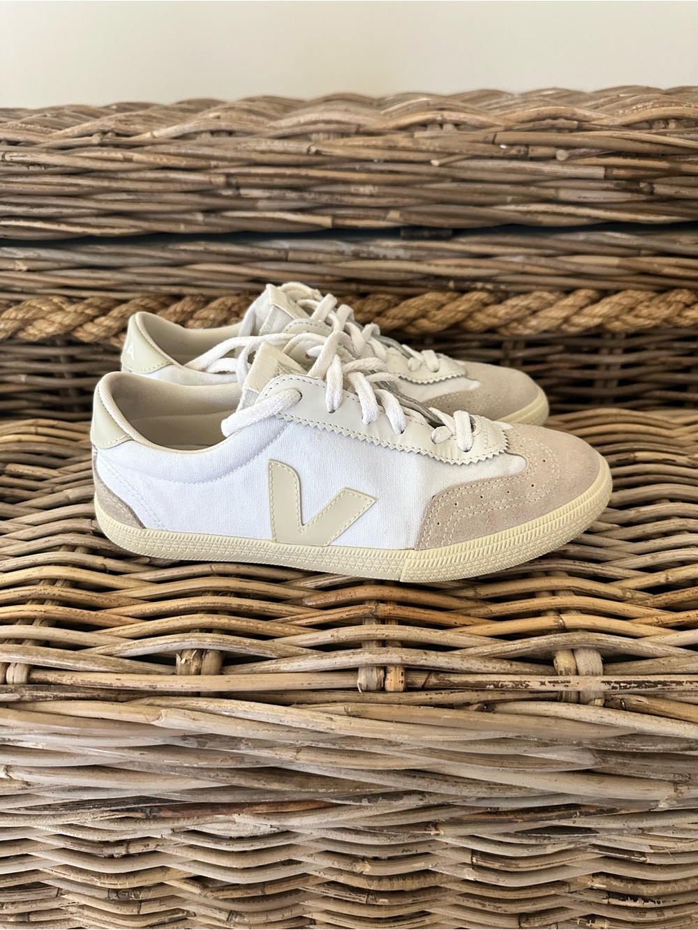 Veja Volley Pierre Sneaker size 38 - Picture 6 of 9